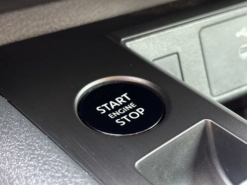 Used 2025 Nissan Kicks SV FWD image 12