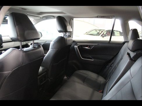 Used 2023 Toyota RAV4 XLE Premium image 16