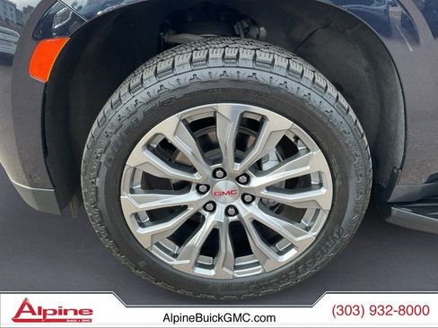 Used 2023 GMC Yukon Denali w/ Advanced Technology Package image 14