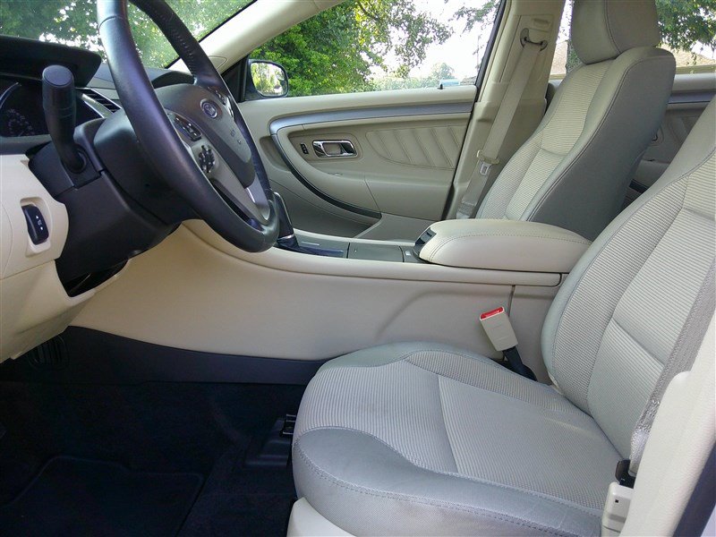 Used 2013 Ford Taurus SEL FWD image 10