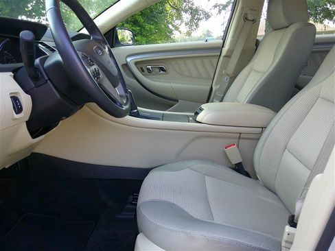 Used 2013 Ford Taurus SEL FWD image 10