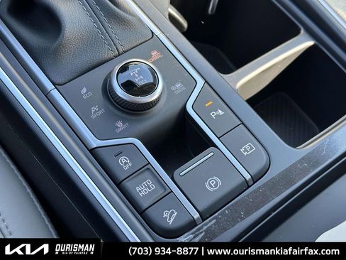 Certified 2025 Kia Sorento S w/ Panoramic Sunroof Package image 8