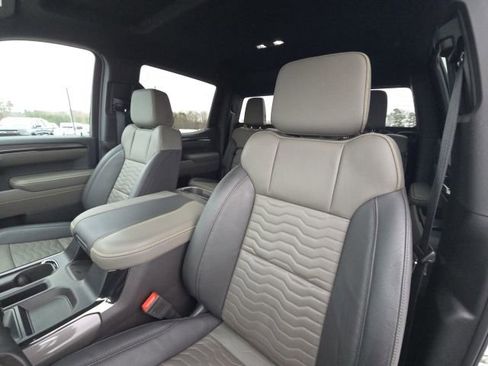 Used 2024 Chevrolet Silverado 1500 ZR2 w/ Technology Package image 23