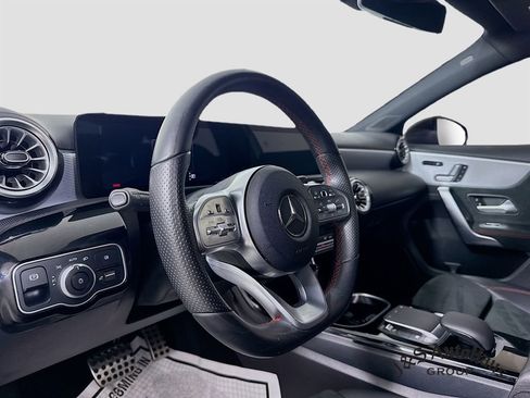 Used 2022 Mercedes-Benz A 220 4MATIC w/ AMG Line image 9