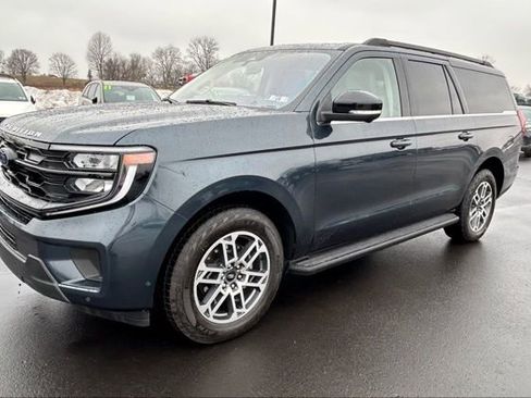 Used 2025 Ford Expedition Max Active image 2