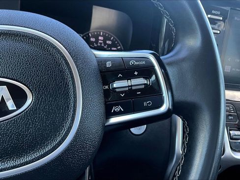 Used 2021 Kia Sorento S image 14