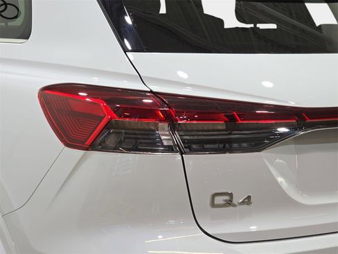 Certified 2024 Audi Q4 e-tron Prestige image 37