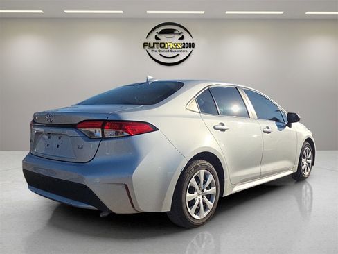 Used 2021 Toyota Corolla LE image 7