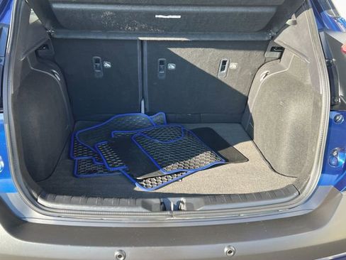 Used 2020 Nissan Kicks SR w/ SR Premium Package image 9