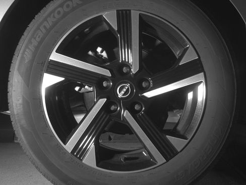 Used 2025 Nissan Sentra SV FWD image 15