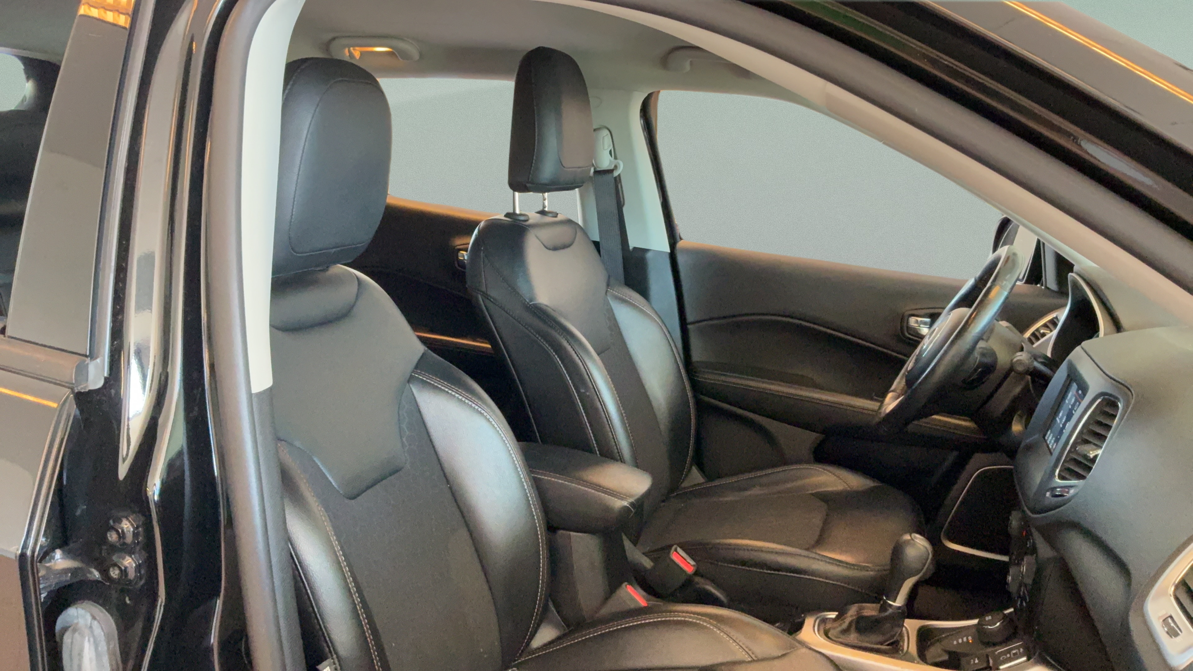 Used 2019 Jeep Compass Latitude w/ Popular Equipment Group AWD/4WD image 33