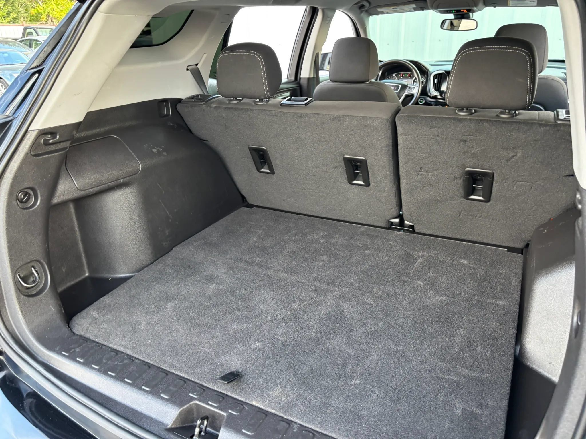 Used 2023 GMC Terrain SLE FWD image 50