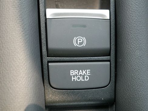 Certified 2025 Honda HR-V LX image 32