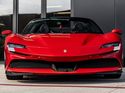 Used 2024 Ferrari SF90 Spider image 4