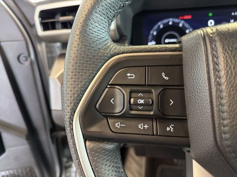 Used 2025 Toyota Tacoma TRD Off-Road image 18