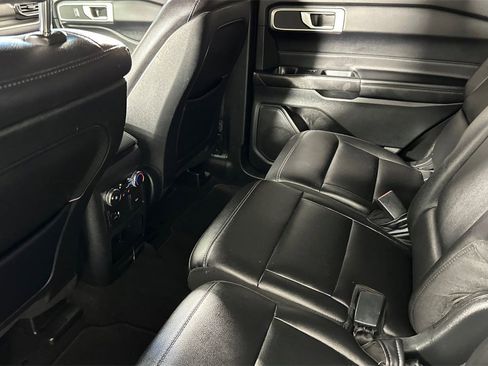 Used 2020 Ford Explorer XLT w/ Equipment Group 202A image 13