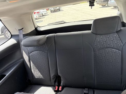 Used 2010 GMC Acadia SLE image 13