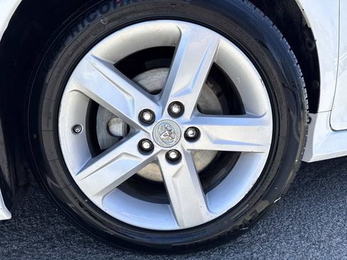 Used 2012 Toyota Camry SE FWD image 38