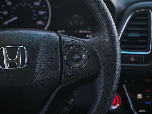 Used 2019 Honda HR-V EX image 18