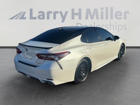 Used 2022 Toyota Camry XSE image 5