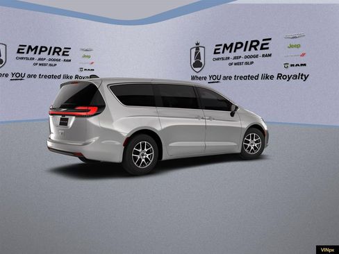 New 2026 Chrysler Pacifica Select image 11