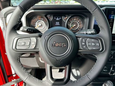 New 2025 Jeep Gladiator Sport image 27