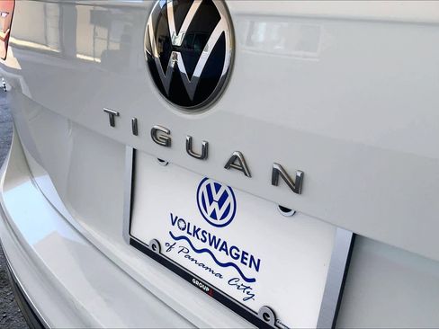 Used 2022 Volkswagen Tiguan SE image 31