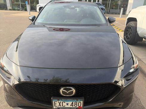 Used 2020 MAZDA MAZDA3 Hatchback FWD image 2