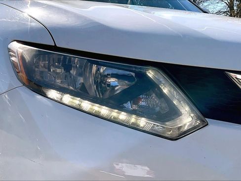 Used 2015 Nissan Rogue S image 26