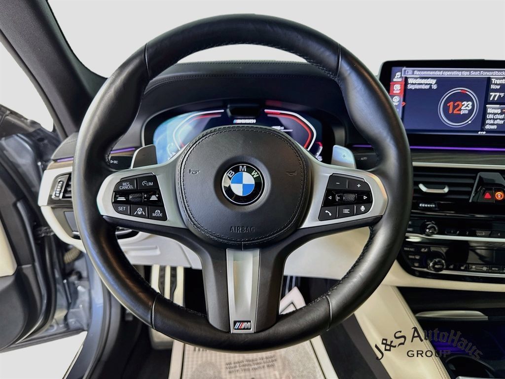 Used 2022 BMW M550i xDrive w/ Executive Package AWD/4WD image 12