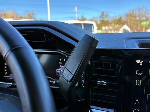 Used 2024 GMC Sierra 2500 SLT image 25