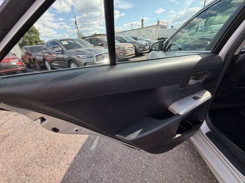 Used 2014 Toyota Camry SE w/ Moonroof Package FWD image 10