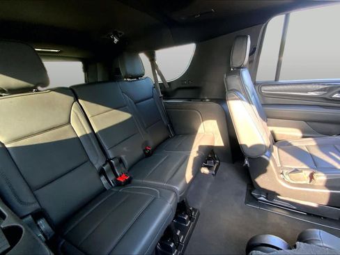 Used 2024 GMC Yukon XL Denali AWD/4WD image 19