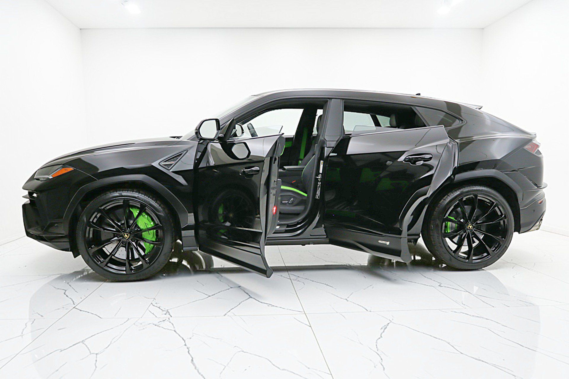 Used 2024 Lamborghini Urus S AWD/4WD image 4