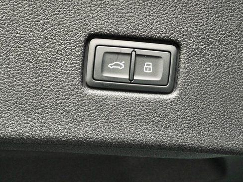 New 2026 Audi SQ8 Prestige AWD/4WD image 30