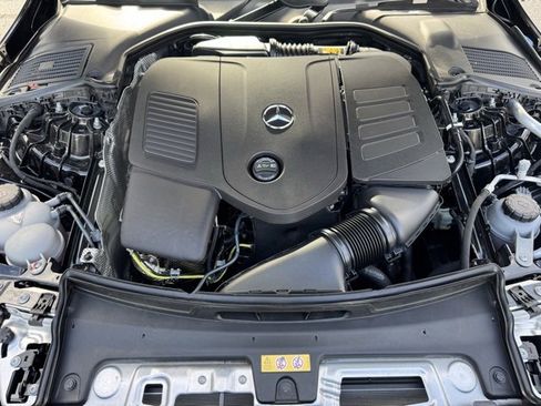 Used 2025 Mercedes-Benz C 300 4MATIC Sedan image 10