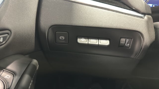 Used 2022 Buick Enclave Avenir w/ Avenir Technology Package AWD/4WD image 14
