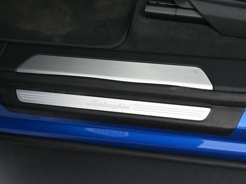 Used 2022 Lamborghini Urus image 16