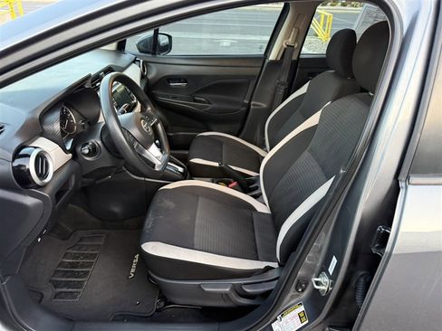 Used 2021 Nissan Versa SV image 11