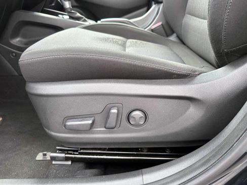 Used 2023 Hyundai Kona SEL AWD/4WD image 10