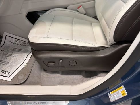 Used 2025 GMC Acadia Denali w/ Super Cruise Package image 16