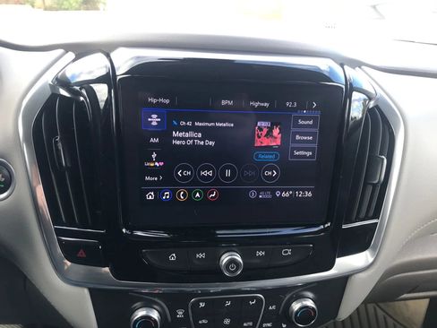 Used 2020 Chevrolet Traverse LT w/ LT Premium Package image 23