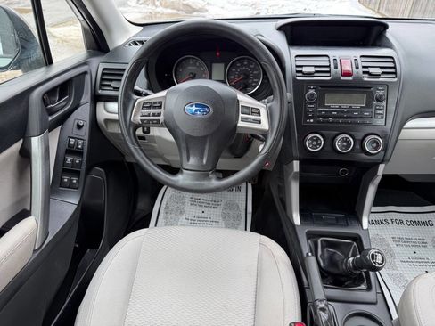 Used 2014 Subaru Forester 2.5i image 10
