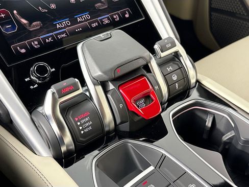 Used 2021 Lamborghini Urus AWD/4WD image 19