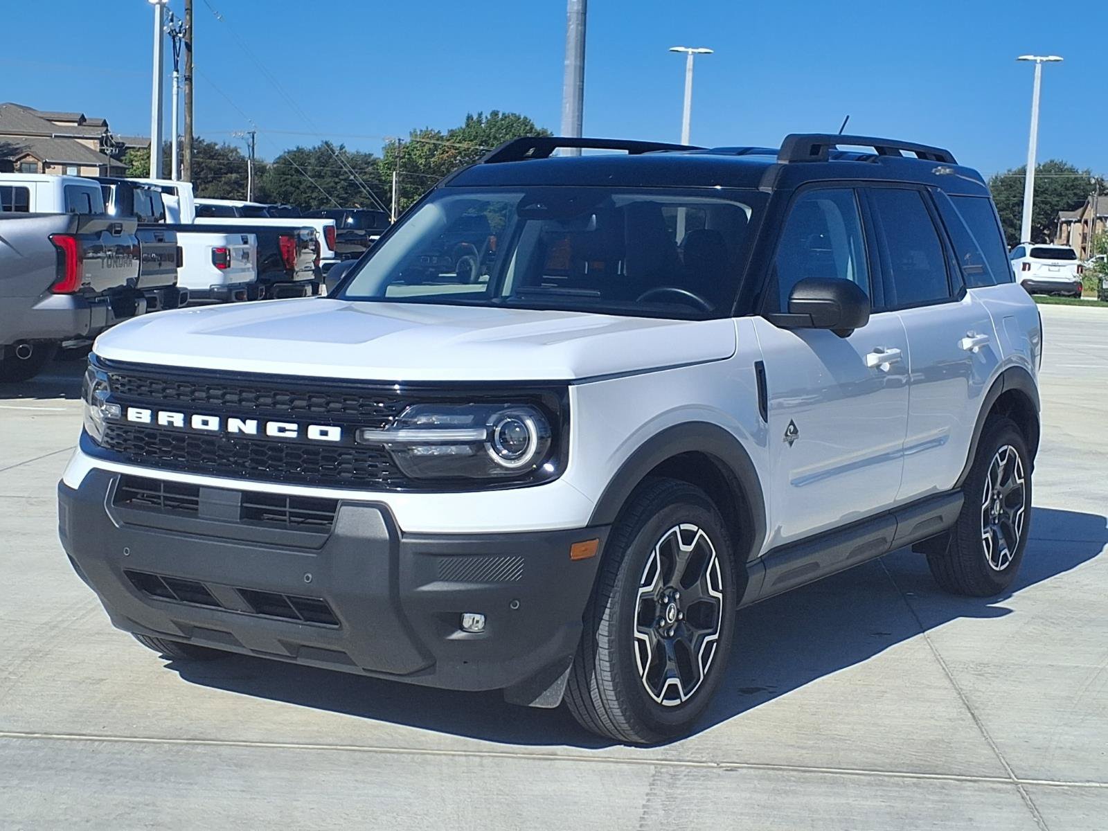 Used 2025 Ford Bronco Sport Outer Banks w/ Outer Banks Tech Package+ AWD/4WD image 3