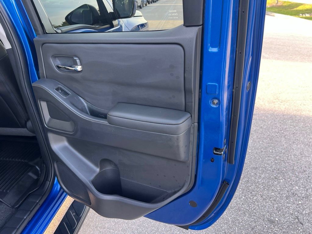 Used 2024 Nissan Frontier SL w/ Technology Package AWD/4WD image 15