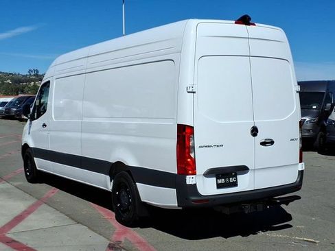 New 2026 Mercedes-Benz Sprinter 2500 image 18