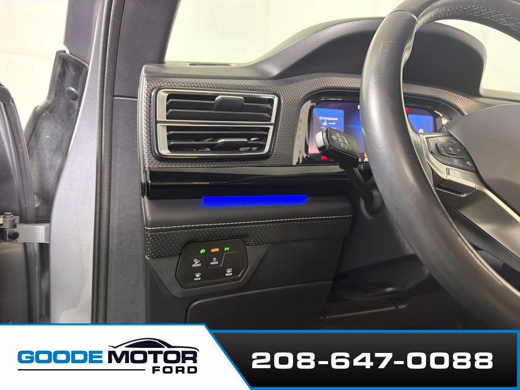 Used 2024 Volkswagen Atlas Cross Sport SEL R-Line AWD/4WD image 13