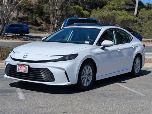 Used 2025 Toyota Camry LE w/ Convenience Package FWD image 11