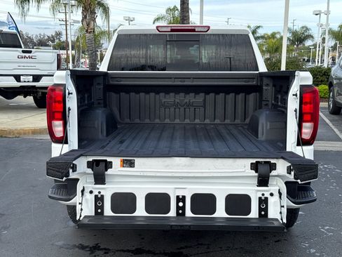 New 2026 GMC Sierra 1500 Elevation image 9